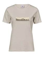 Lade das Bild in den Galerie-Viewer, Herde bei Oberstdorf - Bio-Baumwolle Damen T-Shirt