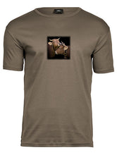 Lade das Bild in den Galerie-Viewer, Schmusende Kühe - Bio-Baumwolle Herren T-Shirt