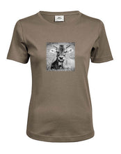 Lade das Bild in den Galerie-Viewer, Junge Kuh - Bio-Baumwolle Damen T-Shirt