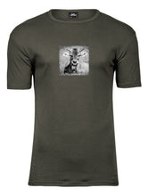 Lade das Bild in den Galerie-Viewer, Junge Kuh - Bio-Baumwolle Herren T-Shirt