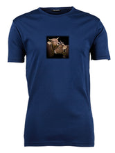 Lade das Bild in den Galerie-Viewer, Schmusende Kühe - Bio-Baumwolle Herren T-Shirt