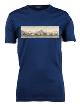 Lade das Bild in den Galerie-Viewer, Herde Bei Oberstdorf - Bio-Baumwolle Herren T-Shirt