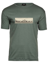 Lade das Bild in den Galerie-Viewer, Herde Bei Oberstdorf - Bio-Baumwolle Herren T-Shirt