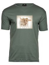 Lade das Bild in den Galerie-Viewer, Kälble Zwillingspaar - Bio-Baumwolle Herren T-Shirt