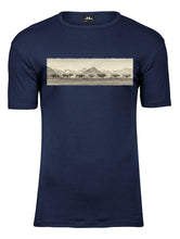 Lade das Bild in den Galerie-Viewer, Herde Bei Oberstdorf - Bio-Baumwolle Herren T-Shirt