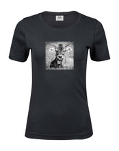 Lade das Bild in den Galerie-Viewer, Junge Kuh - Bio-Baumwolle Damen T-Shirt