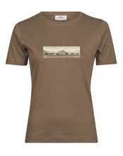 Lade das Bild in den Galerie-Viewer, Herde bei Oberstdorf - Bio-Baumwolle Damen T-Shirt
