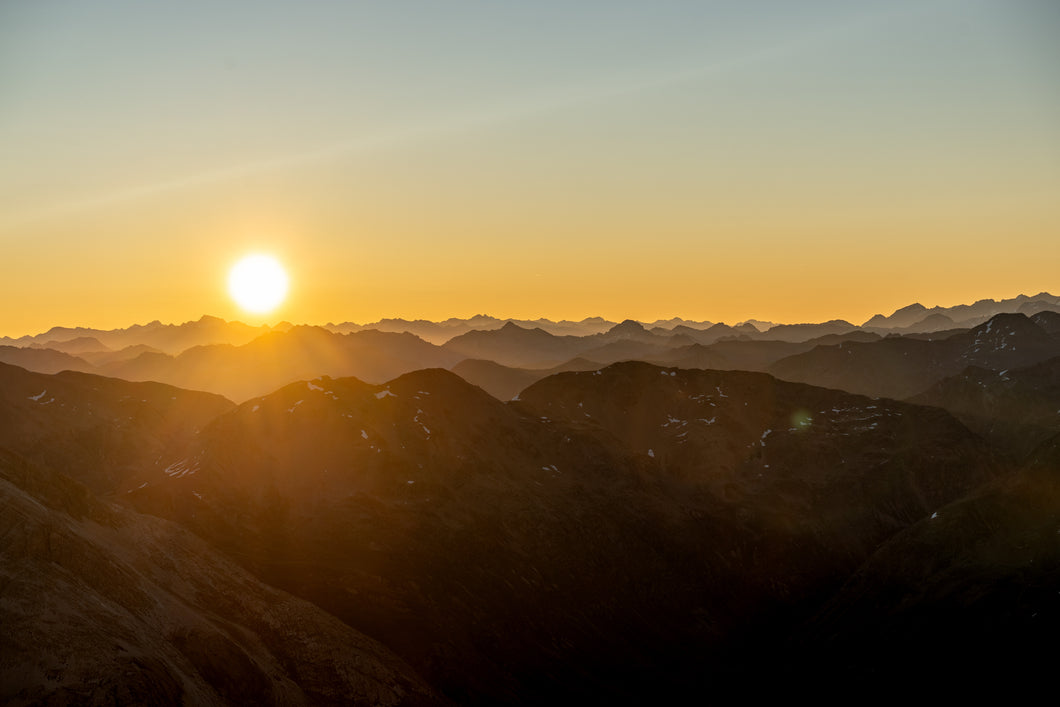 9001054 Sonnenaufgang Berge Schweiz I