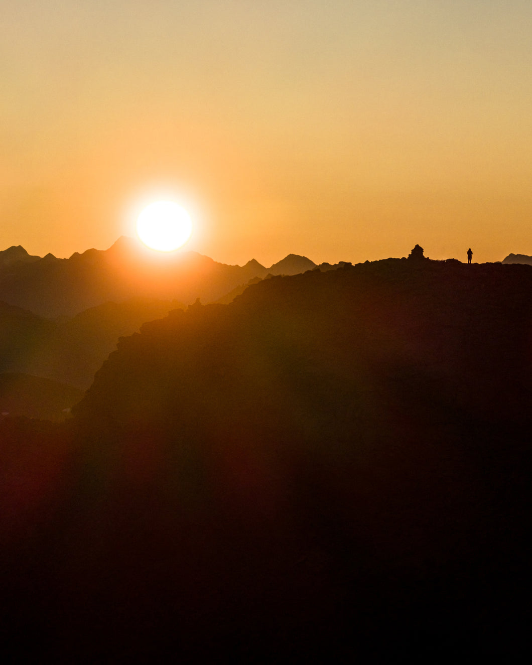 9001057 Sonnenaufgang Berge Schweiz II