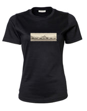 Lade das Bild in den Galerie-Viewer, Herde bei Oberstdorf - Bio-Baumwolle Damen T-Shirt
