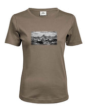 Lade das Bild in den Galerie-Viewer, Hochvogel - Bio-Baumwolle Damen T-Shirt
