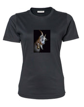 Lade das Bild in den Galerie-Viewer, Ziege Elias - Bio-Baumwolle Damen T-Shirt
