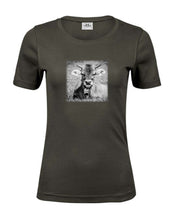 Lade das Bild in den Galerie-Viewer, Junge Kuh - Bio-Baumwolle Damen T-Shirt
