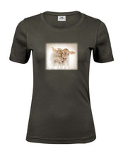Lade das Bild in den Galerie-Viewer, Kälble Zwillingspaar - Bio-Baumwolle Damen T-Shirt
