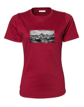 Lade das Bild in den Galerie-Viewer, Hochvogel - Bio-Baumwolle Damen T-Shirt

