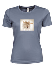 Lade das Bild in den Galerie-Viewer, Kälble Zwillingspaar - Bio-Baumwolle Damen T-Shirt
