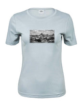 Lade das Bild in den Galerie-Viewer, Hochvogel - Bio-Baumwolle Damen T-Shirt
