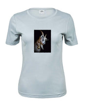 Lade das Bild in den Galerie-Viewer, Ziege Elias - Bio-Baumwolle Damen T-Shirt
