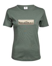Lade das Bild in den Galerie-Viewer, Herde bei Oberstdorf - Bio-Baumwolle Damen T-Shirt
