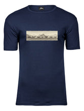 Lade das Bild in den Galerie-Viewer, Herde Bei Oberstdorf - Bio-Baumwolle Herren T-Shirt
