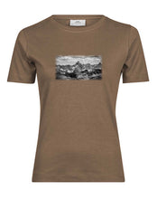Lade das Bild in den Galerie-Viewer, Hochvogel - Bio-Baumwolle Damen T-Shirt
